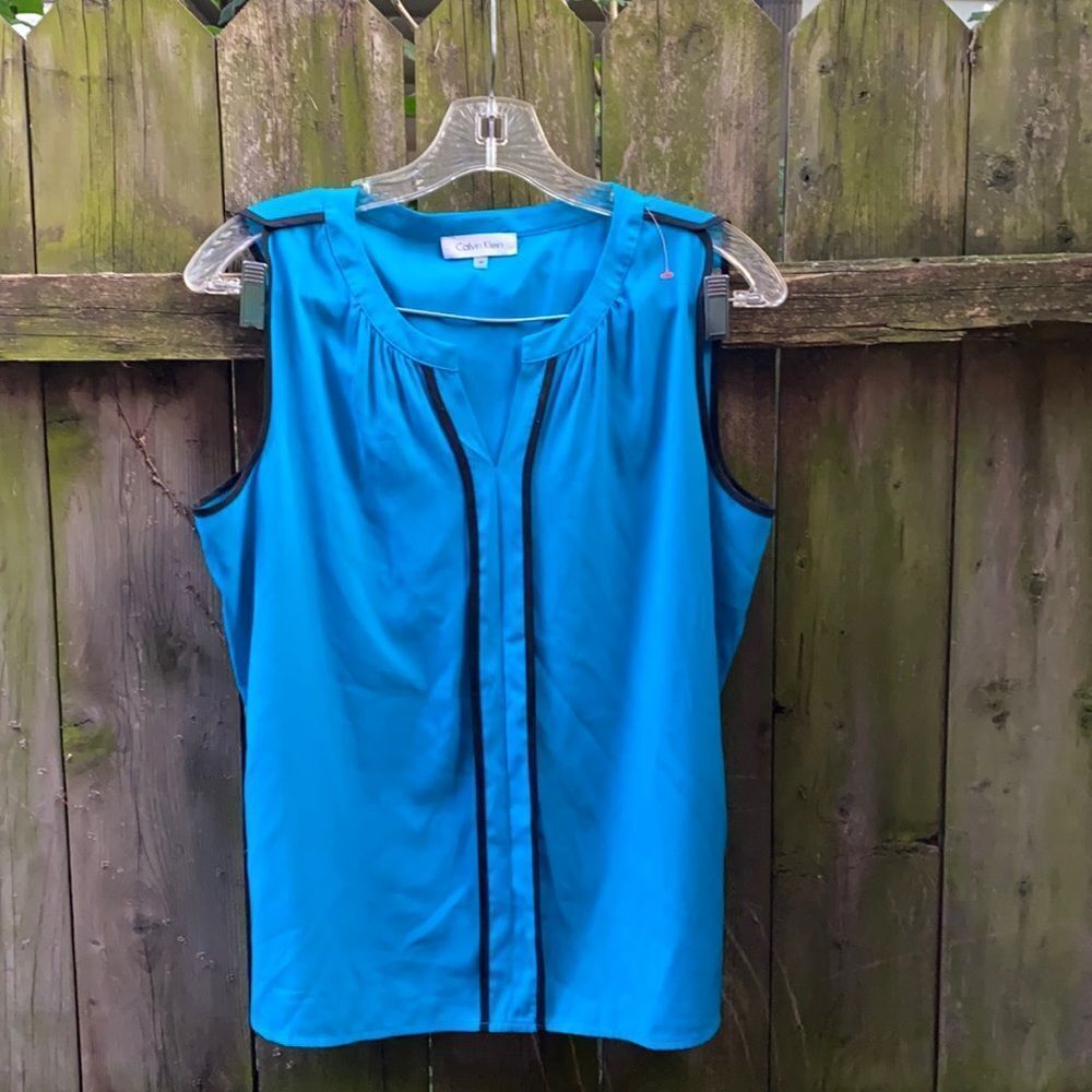 Calvin Klein blue top sz. M